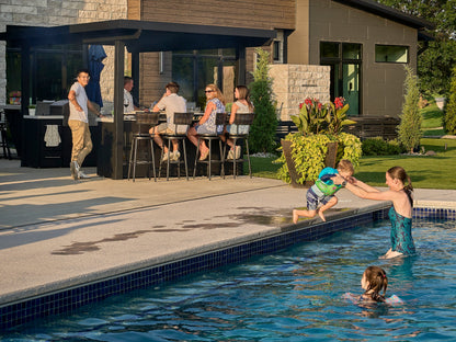 Edgemont Bay | U-Shape Outdoor Kitchen with Bar Seating, Griddle & Pizza Oven