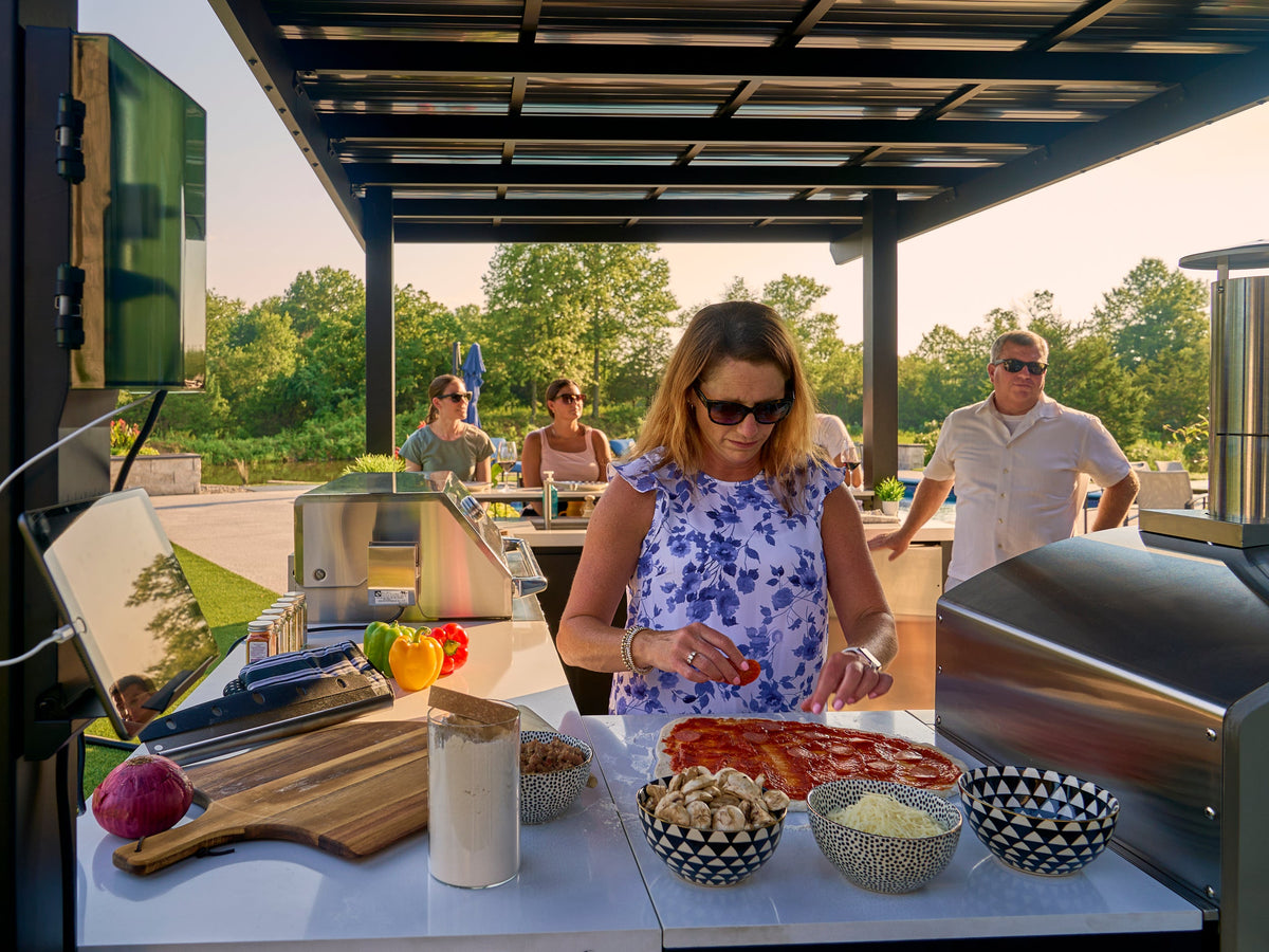 Edgemont Bay | U-Shape Outdoor Kitchen with Bar Seating, Griddle & Pizza Oven