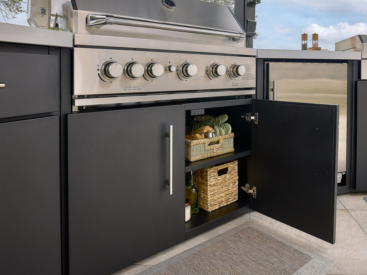 Edgemont Cove | Curved Outdoor Kitchen with Built-In Grill, Griddle & Pizza Oven
