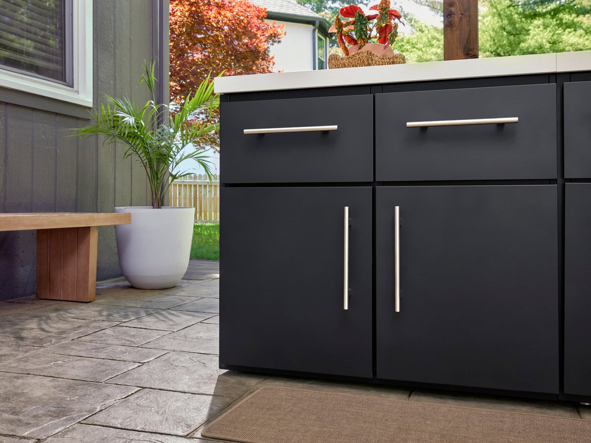 Emory | Corner Outdoor Kitchen Island with Bar Seating & Built-In Griddle – Right