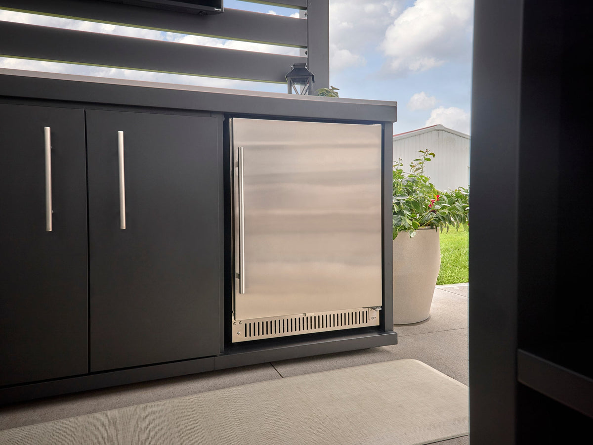 Langston | Covered Walk-In Outdoor Kitchen with Built-In Grill & Griddle