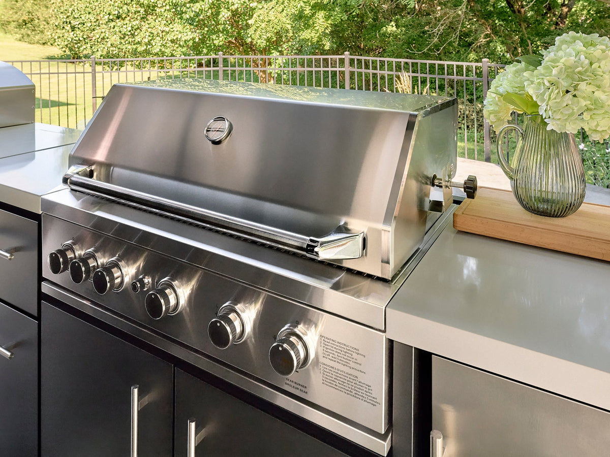 Lancaster | Galley Outdoor Kitchen with Built-In Grill & Pizza Oven