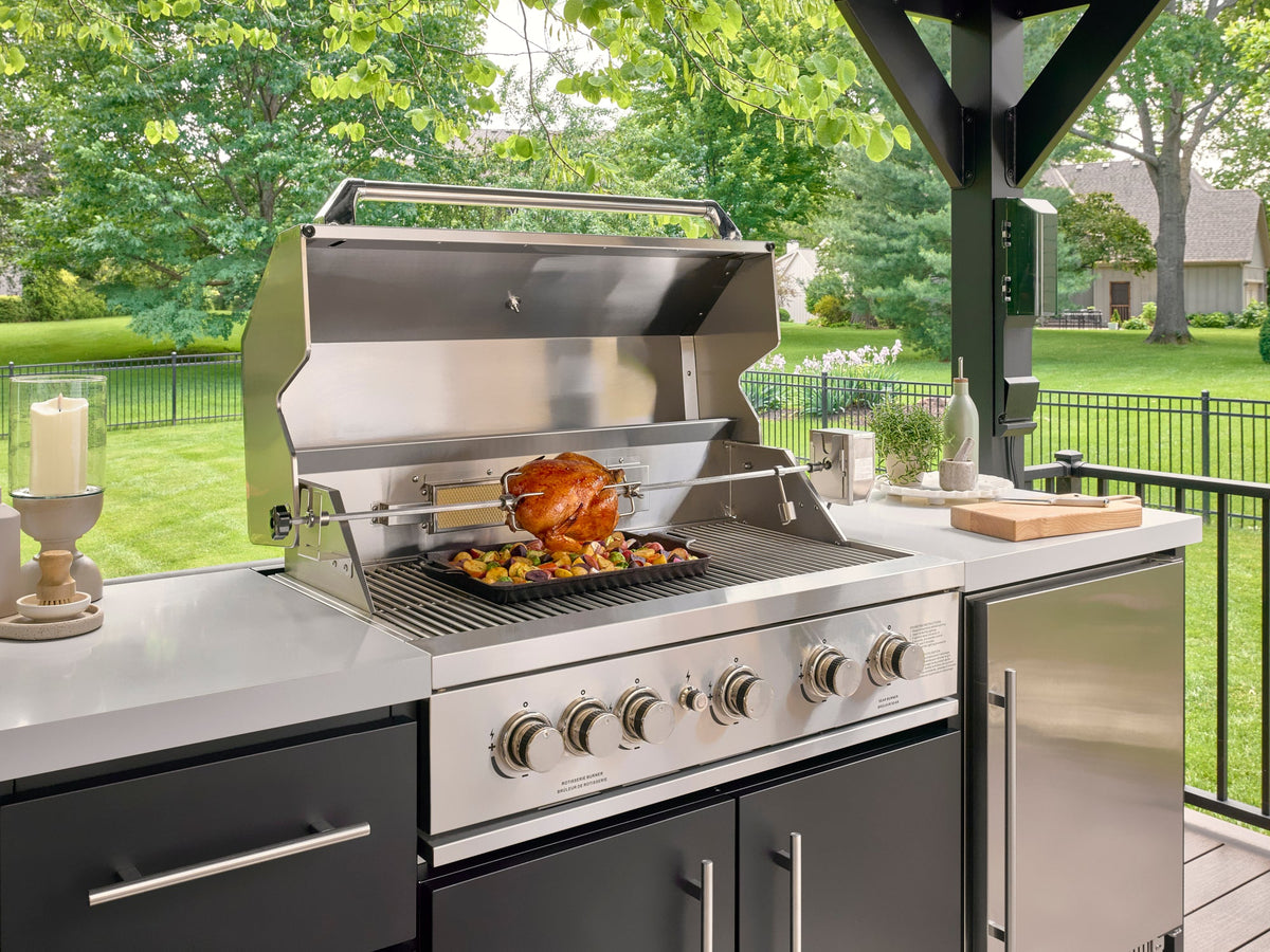 Lancaster | L-Shape Outdoor Kitchen with Built-In Grill & Pizza Oven